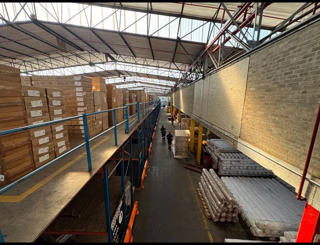19,360M² WAREHOUSE FOR SALE IN STORMILL